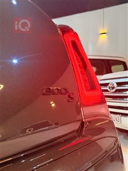 کرایسلەر 300